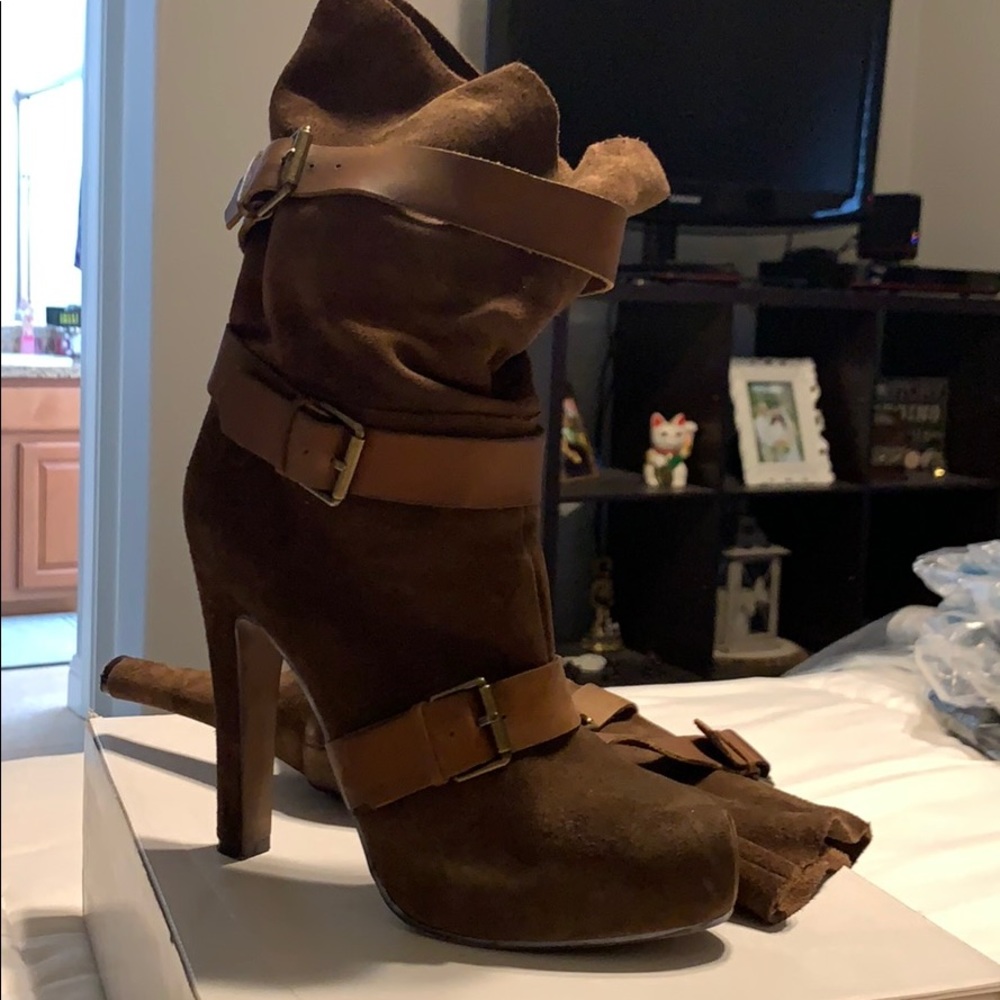 Heeled Suede Boots